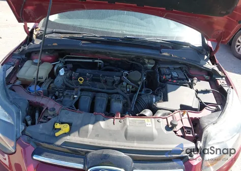 2013 Ford Focus Titanium z USA, uszkodzony, nr VIN 1FADP3J2XDL352611